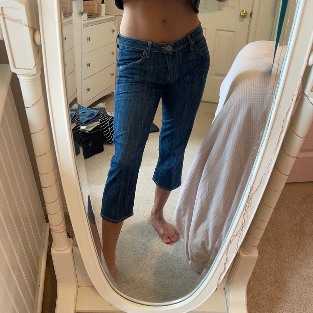 2000’s style blue low waisted cropped jeans